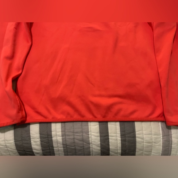 Lot of 2 Woman’s Nike Hoodies Size Small Dri-fit Therma-Fit - Picture 9 of 9